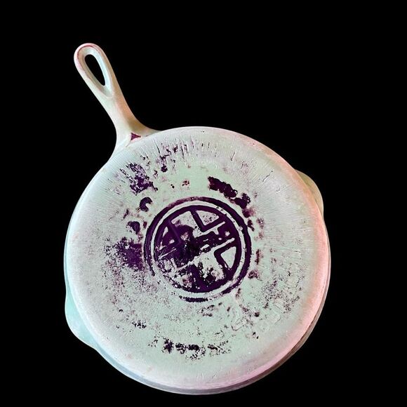 Griswold No. 7 Green Cast Iron Skillet w/ Lid - Picture 6 of 7